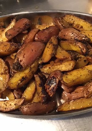 Une photo de Pommes de terre roseval façon potatoes revisitées aux herbes et épices