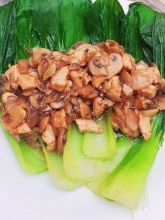 Foto resep Pakcoy siram ayam jamur