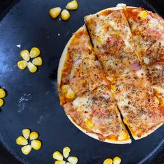 A picture of Vegetarian pizza.