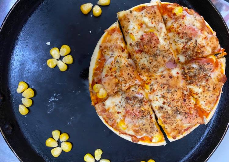 Recipe of Speedy Vegetarian pizza 🍕