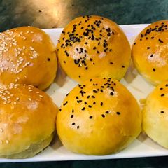 A picture of Soft mini buns.