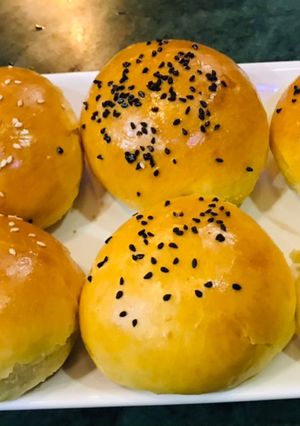 A picture of Soft mini buns.