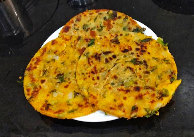 Aloo Methi Paratha Recipe by Juhi Sewani 💕 - Cookpad