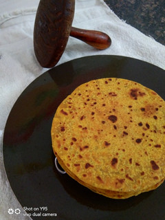 મસાલા ખાખરા (Masala Khakhra Recipe In Gujarati) રેસીપી મુખ્ય ફોટો
