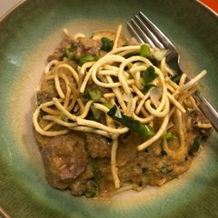 A picture of Beef noodle curry.