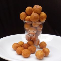 A picture of Gullisuwa (milk balls).