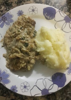 Una foto de Escalopes con crema de verdeo y jamón!!!! 😀😀😀
