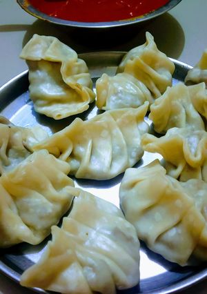 A picture of Momos.