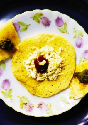 A picture of Cheese Chutney Chilla.