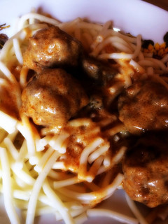 Bakonyi húsgombóc, spagettivel recept fotója