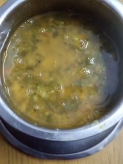 பாலக் கீரை சாம்பார் (Paalak keerai sambar recipe in tamil) செய்முறை முக்கிய புகைப்படம்
