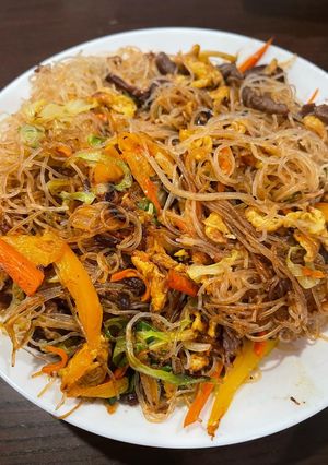 A picture of Singapore Style Fried Noodles.