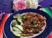Una foto de cómo cocinar chayotes con huevo