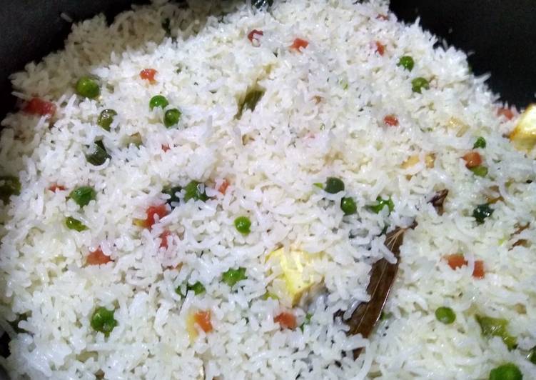 Mix vegetable paneer fried rice