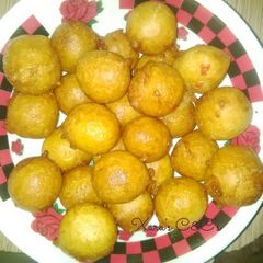 A picture of Puff-Puff with pepper & onions.