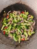 ผัดบล็อคโคลี่ & เนื้อวัว
