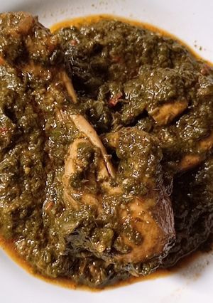 A picture of Palak chicken.