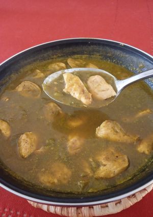 Una foto de Pollo en salsa verde