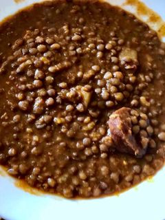 Una foto de Lentejas con patatas y chorizo