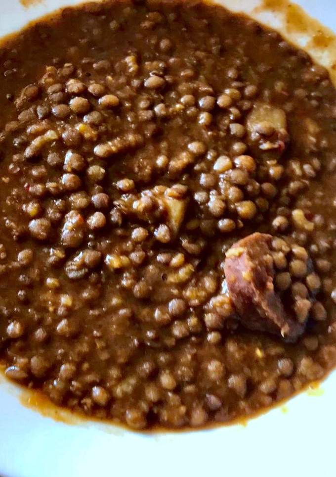 Una foto de Lentejas con patatas y chorizo