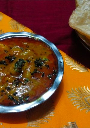 બટાકાનું શાક(bataka nu saak recipe in Gujarati) રેસીપી મુખ્ય ફોટો