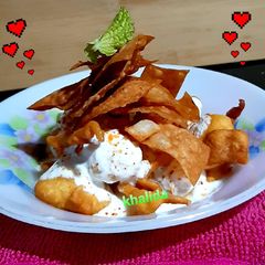A picture of Simple dahi phulki papri chat.