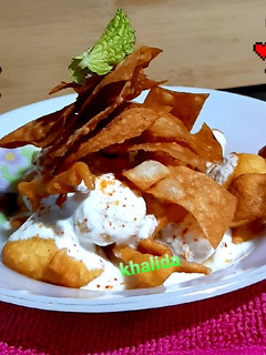 A picture of Simple dahi phulki papri chat.