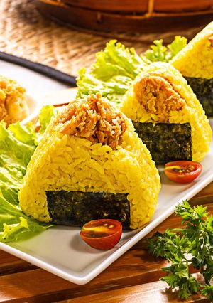 Foto resep Onigiri Nasi Kuning Ayam Crispy