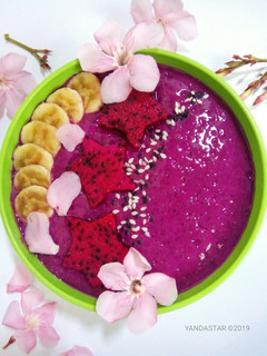 Foto resep Banana Dragon Fruit Smoothies Bowl