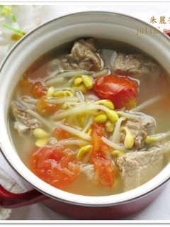 [黃豆芽番茄排骨湯]簡易家常菜 的食譜成品照片