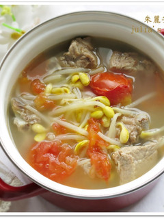 [黃豆芽番茄排骨湯]簡易家常菜 的食譜成品照片