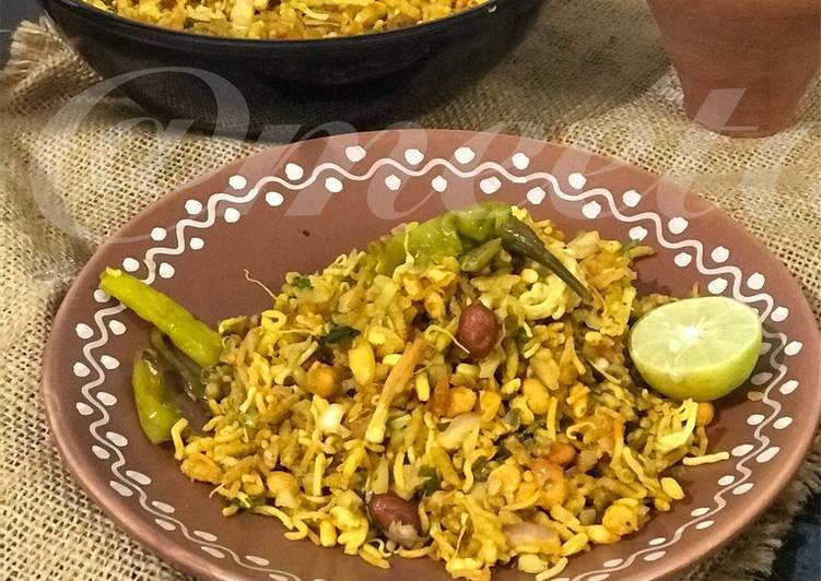 How to Make Perfect Puneri Bhel