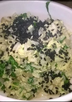 Una foto de Power revuelto de arroz, rúcula y cebolla ♥