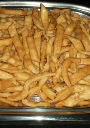A picture of Namak Pare.