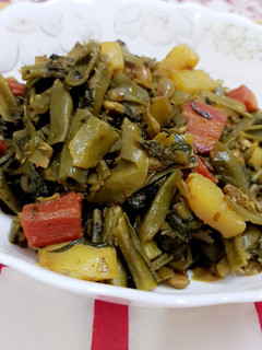 A picture of Mix vegetables (carrots,potatoes, french beans and fenugreek).