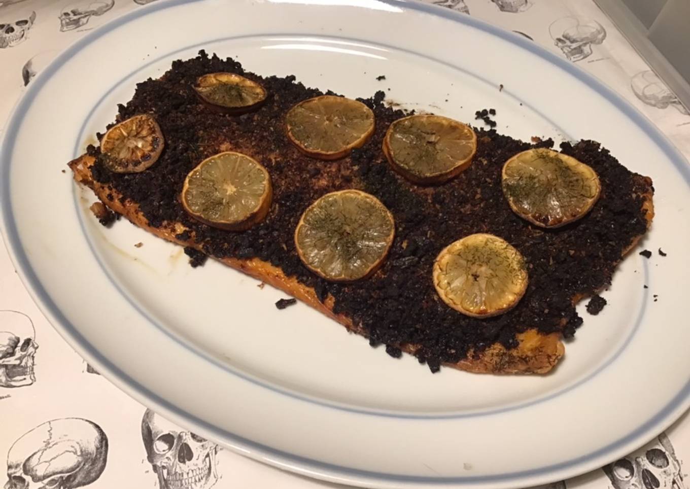 Saumon façon crumble aux tomates séchées,chapelure de légumes et citron