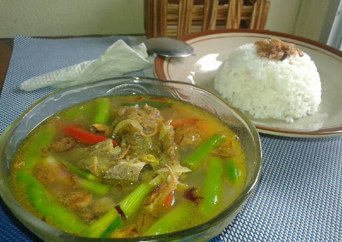 Bagaimana cara bikin Asem asem tulang dijamin gurih