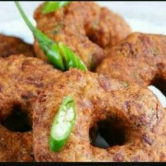 A picture of Chicken donuts.