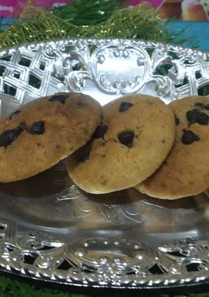 A picture of Classic chocochip cookies.