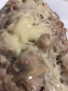 Una foto de Berenjenas rellenas de carne con queso