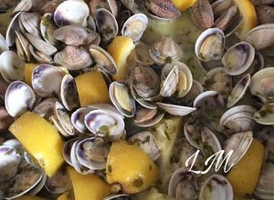 Una foto de Chirlas o almejas al limón