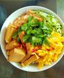 Bún tôm khô, đậu hũ, trứng chiên