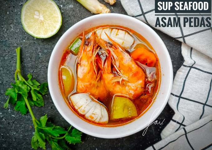 Bagaimana Menyiapkan Sup Seafood Asam Pedas Anti Gagal
