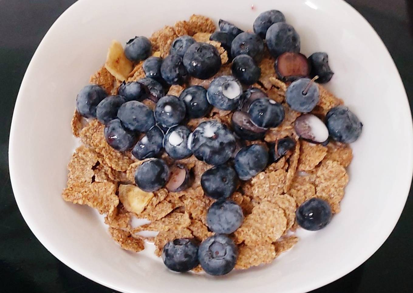 My Branflakes And Blueberry Breakfast with Mapel Syrup 🥰