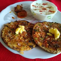 A picture of Tandoori onion roti.