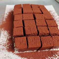 A picture of Keto Chocolate nama royce.