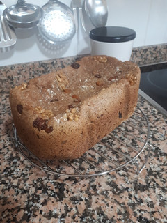 Una foto de Pan de espelta 100% integral con nueces y pasas