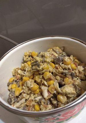 Фото Салат с кукурузой и грибами.