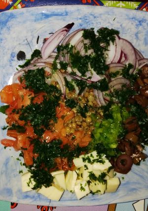 Una foto de Ensalada Mediterránea con Vinagreta de Limón