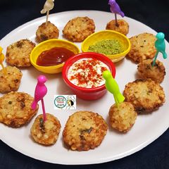 A picture of Sabudana Vada - Pearl Sago Balls.